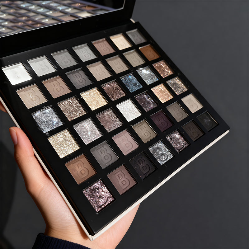 42-color smoky eyeshadow palette