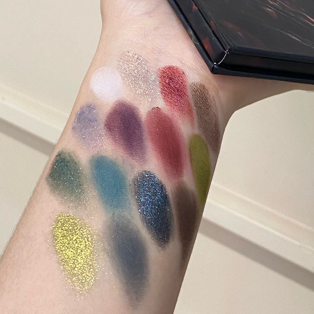 15-color dark eyeshadow palette
