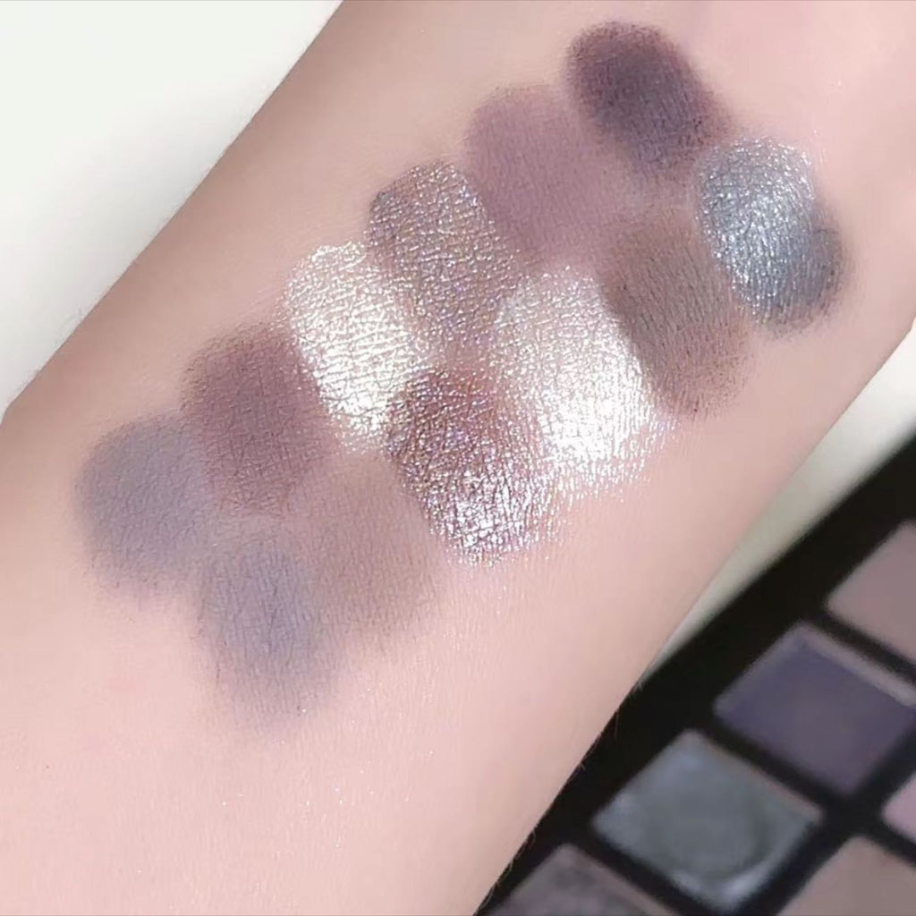 42-color smoky eyeshadow palette