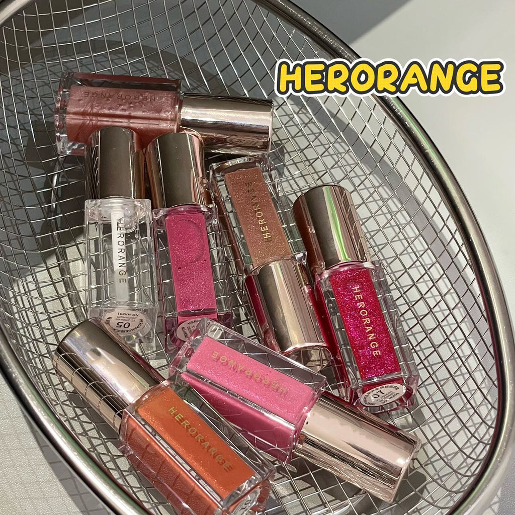 Glossy glitter lip gloss