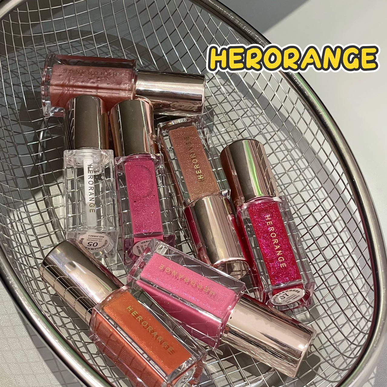 Glossy glitter lip gloss