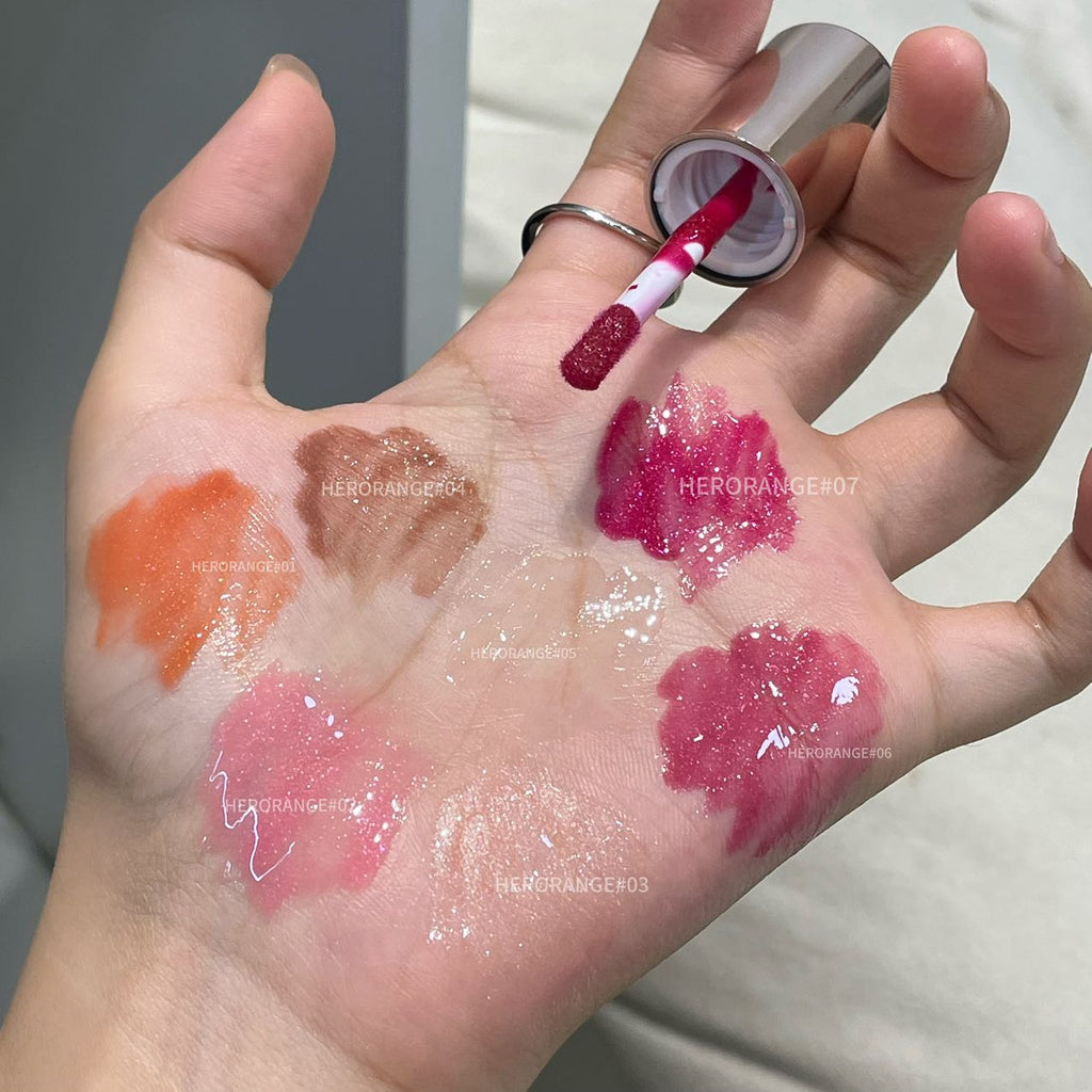 Glossy glitter lip gloss