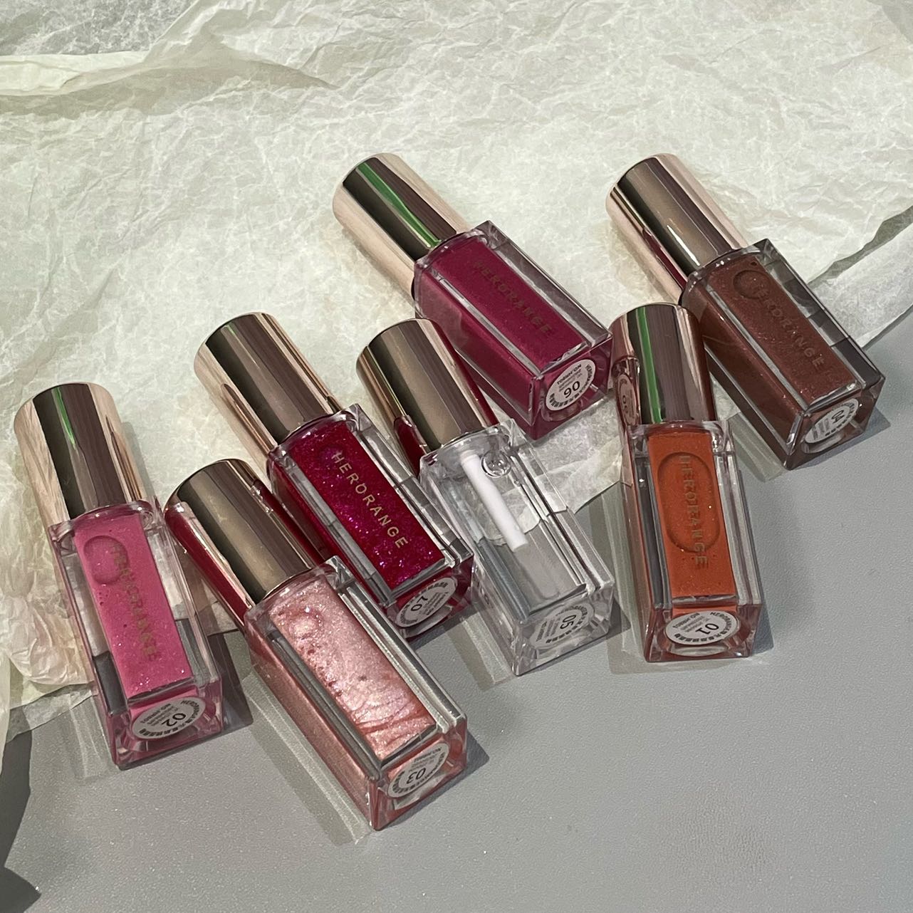 Glossy glitter lip gloss