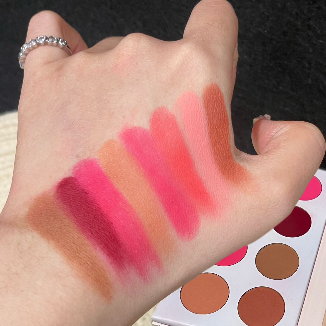 62-color all-in-one facial makeup set